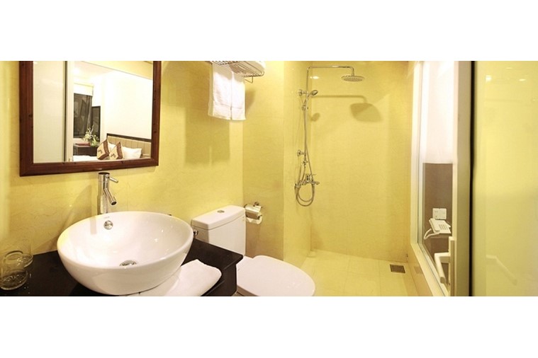 Deluxe Twin City View